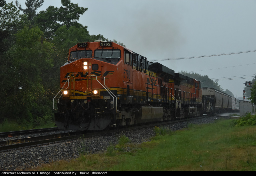 BNSF 5762